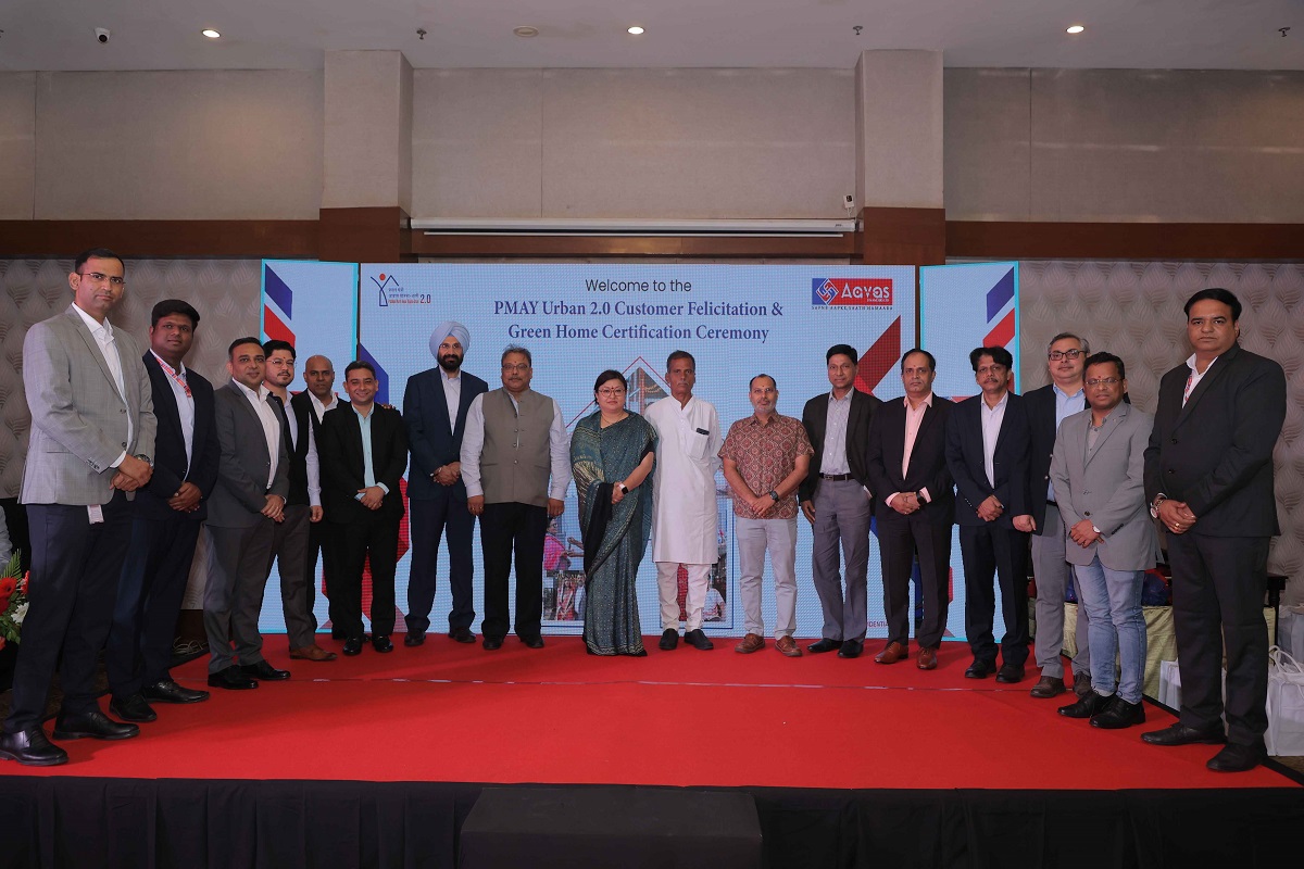 NHB Dignitaries and Aavas Financiers at the PMAY Urban 2.0 Customer Felicitation & Green Home Certificate Distribution Ceremony