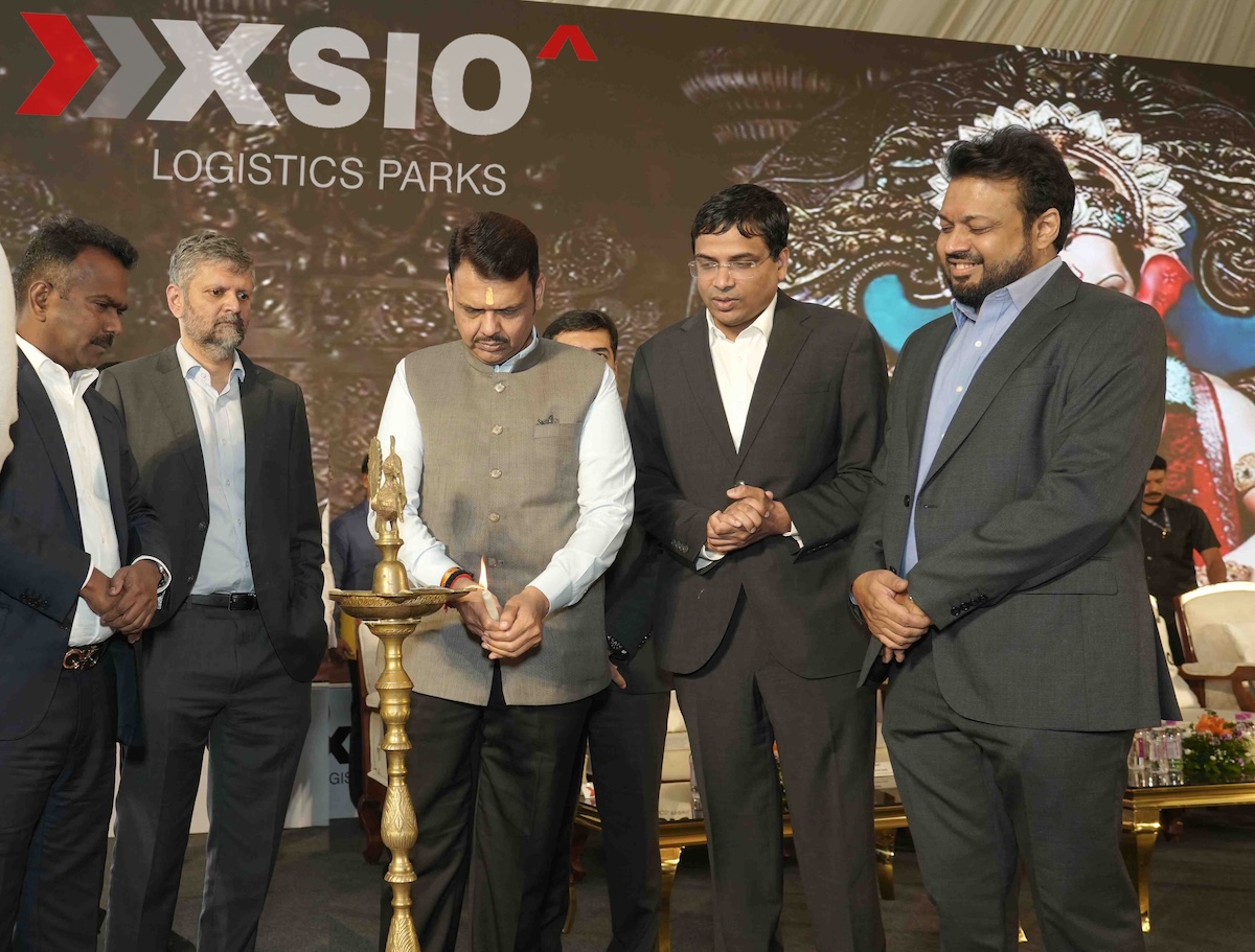 Left to Right- Dr P Anbalagan - IAS Secretary Industries, Government of Maharashtra; Tuhin Parikh - Vice Chairman of Real Estate Asia, Blackstone; Devendra Fadnavis - Hon Chief Minister of Maharashtra; Alok Jain - Managing Director, Blackstone; Ashish Agarwal - Founder & CEO - XSIO Industrial Parks