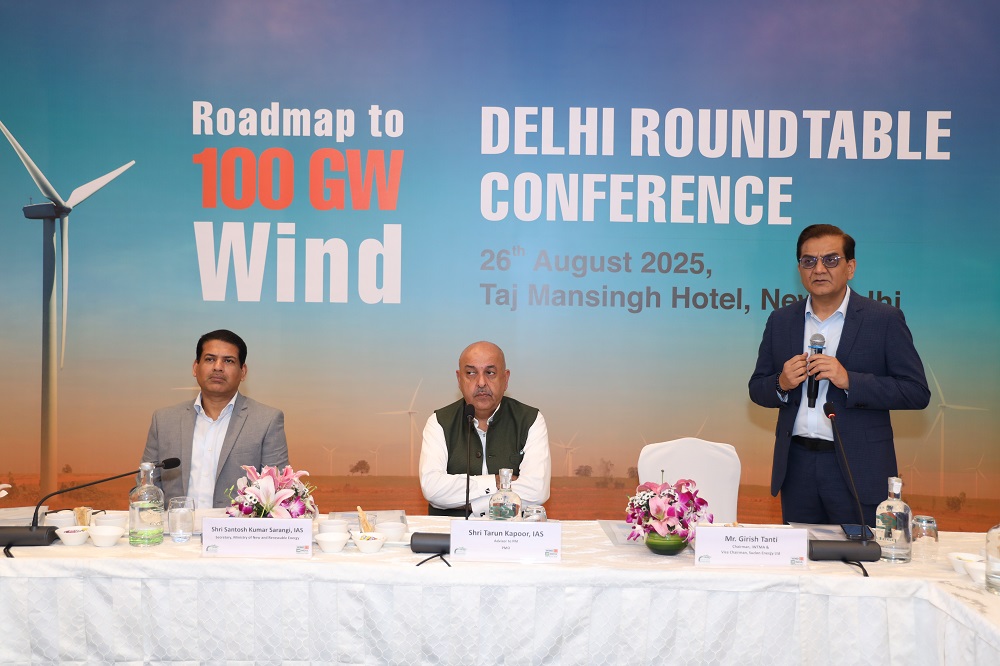 (From left): Shri. Santosh Kumar Sarangi, Secretary, Ministry of New & Renewable Energy, Shri. Tarun Kapoor, IAS, Advisor to the PM and Mr Girish Tanti, Chairman, GWEC India and IWTMA