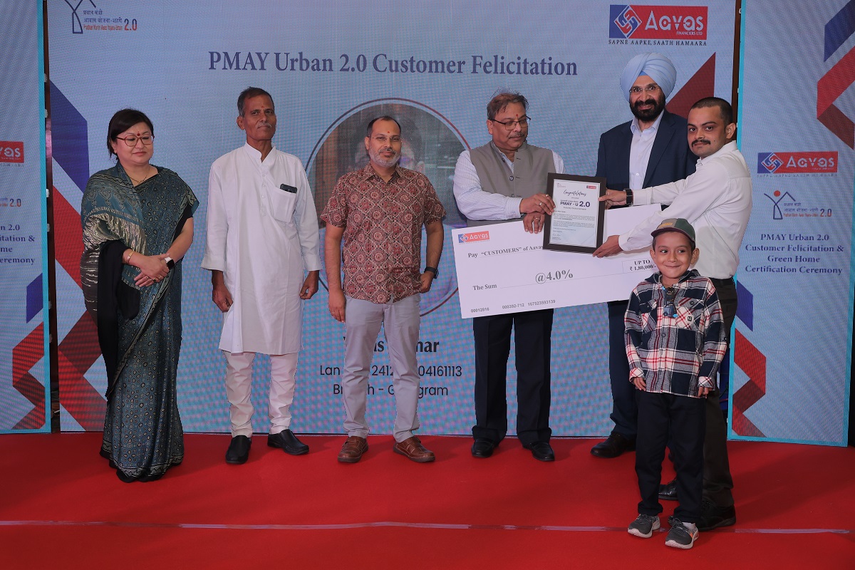 NHB Dignitaries and Aavas Financiers at the PMAY Urban 2.0 Customer Felicitation & Green Home Certificate Distribution Ceremony