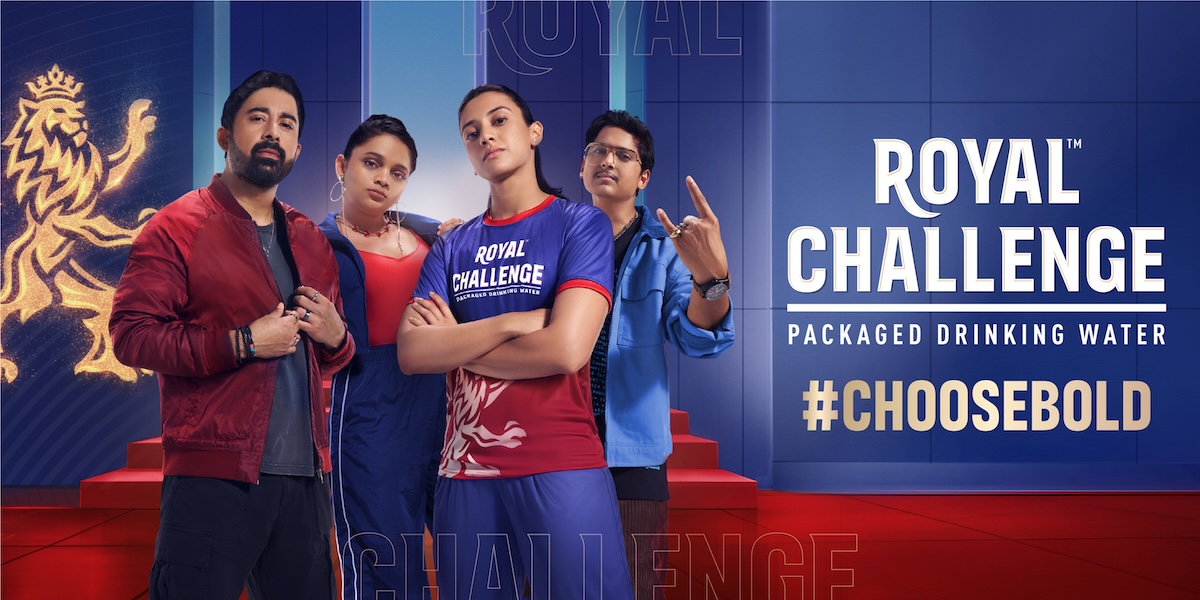 (L-R):  Rannvijay, Srusthi, Smriti, Naman pose for Royal Challenge Packaged Drinking Water redefining the Choose Bold philosophy with the new Main Nahi Toh Kaun Be campaign