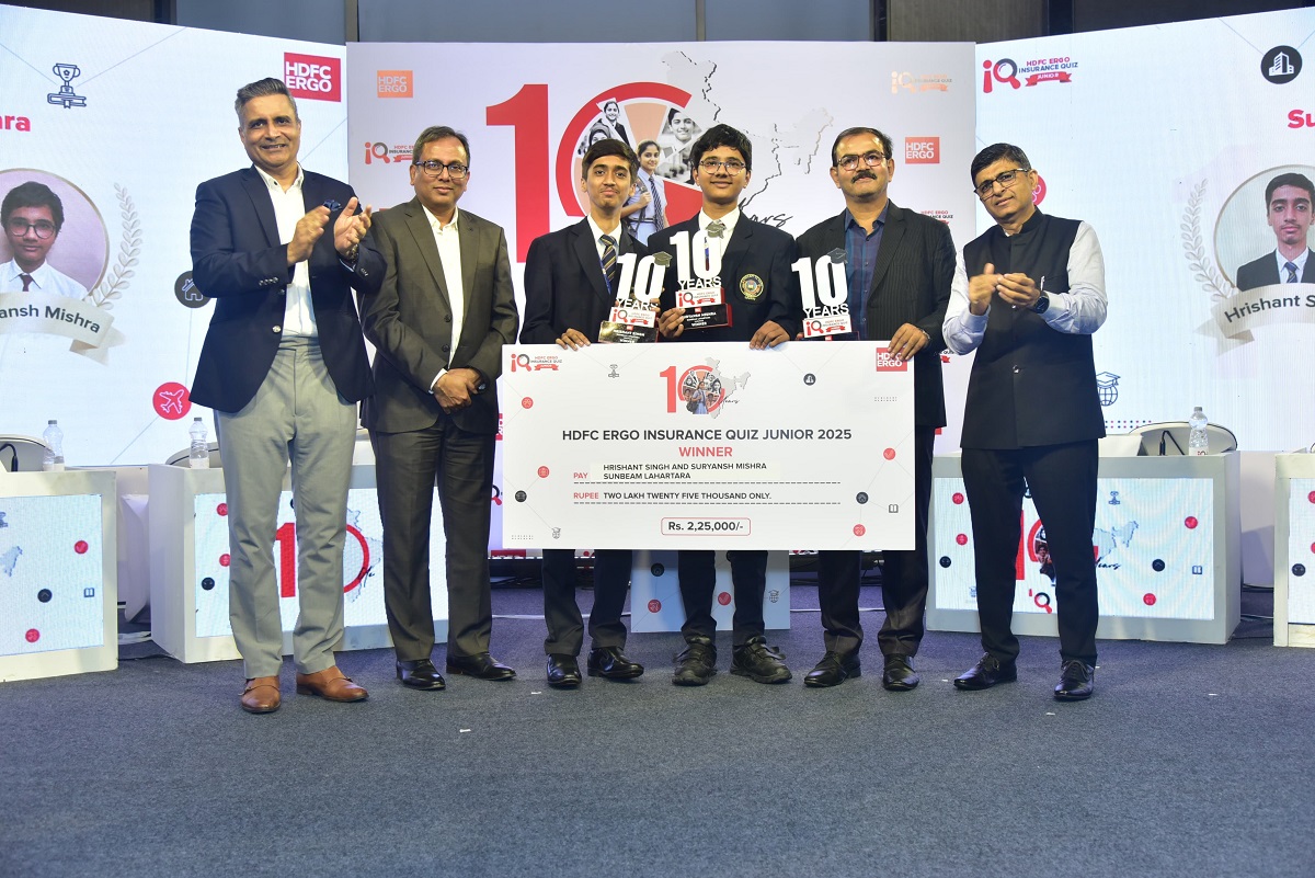 Anuj Tyagi, Managing Director and Chief Executive Officer, HDFC ERGO, with the winners of the 10th edition of the HDFC ERGO Insurance Quiz Junior.