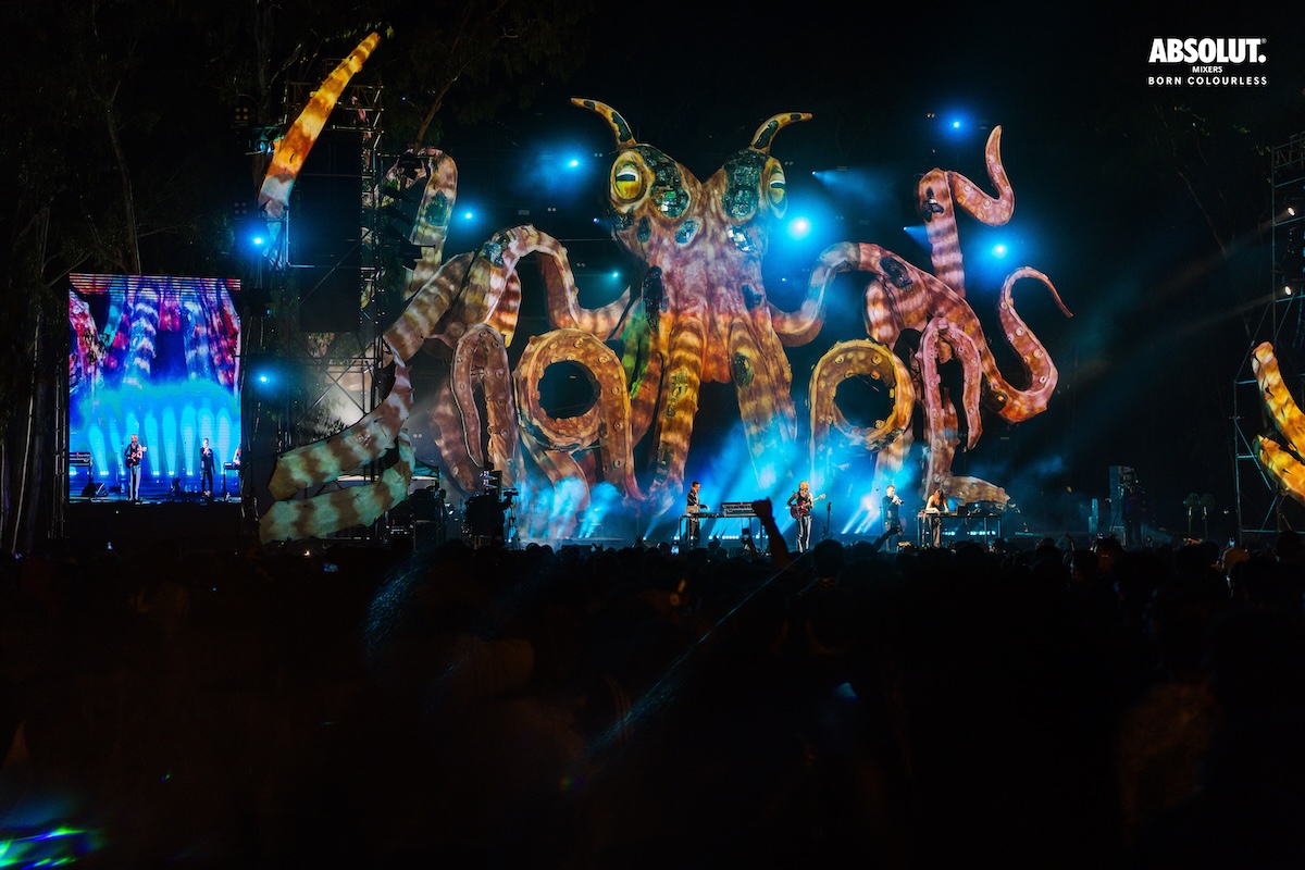 Absolut Mixers brings its Born Colourless philosophy to life at Echoes of Earth with The Absolut Blue Trail.