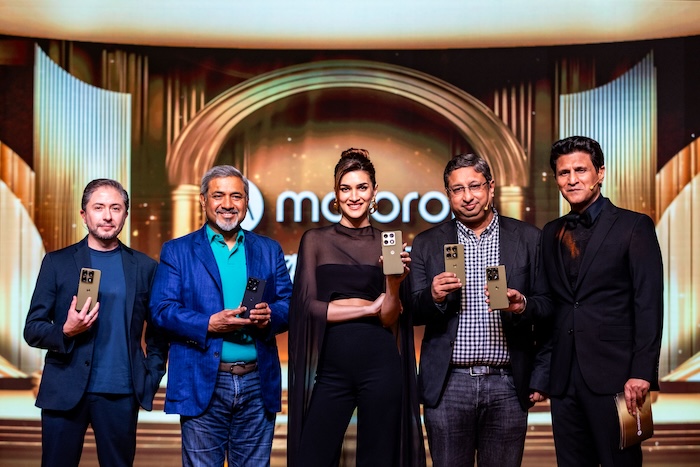 Motorola launches Motorola Signature Flagship Smartphone