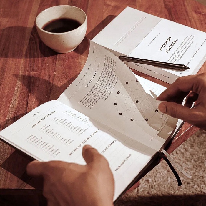 A still image of Wisemor Journal?s creative exercise.